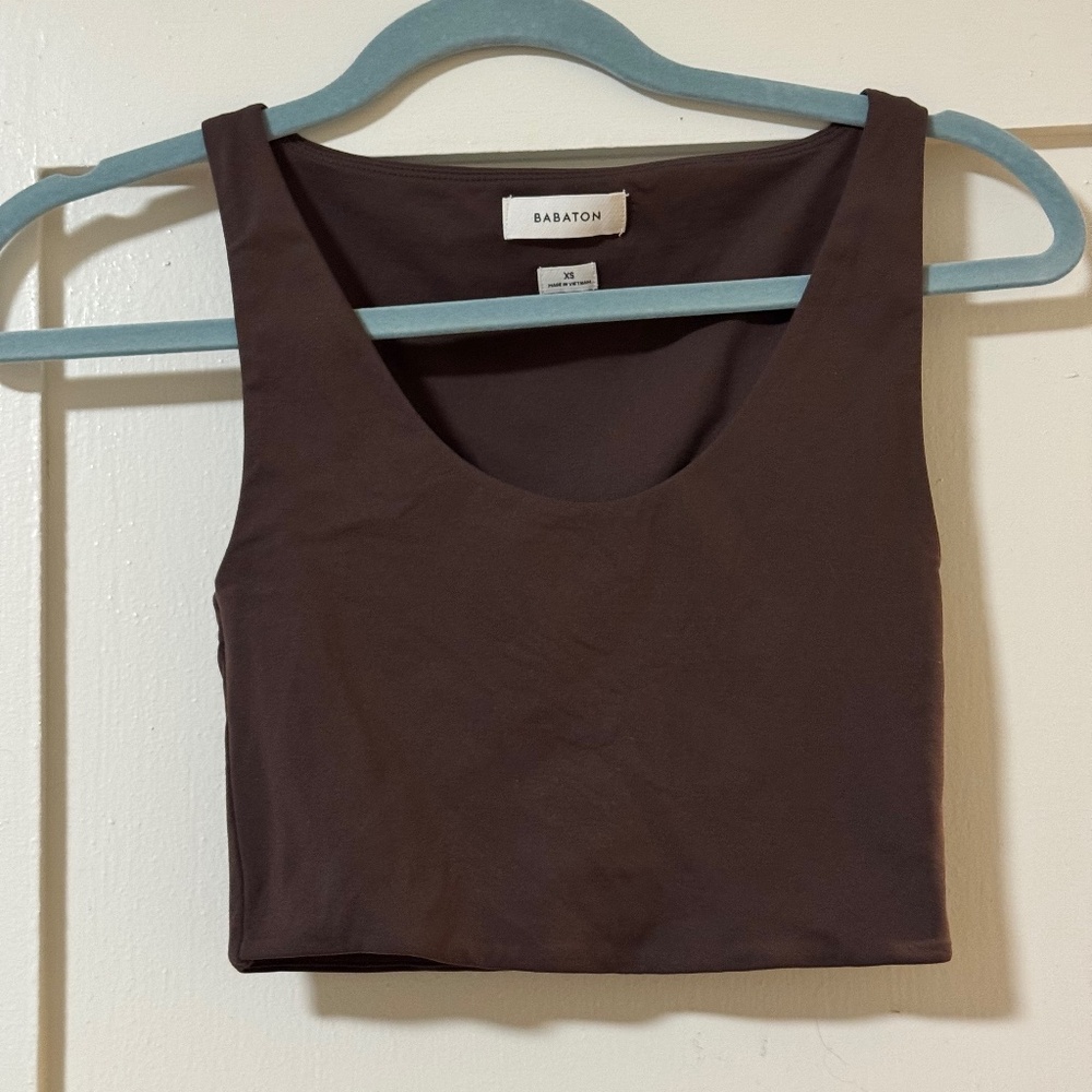 Aritzia Babaton Contour scoop neck crop top - Mocha Brown - XS